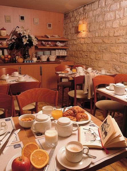 Western Quartier Latin Pantheon