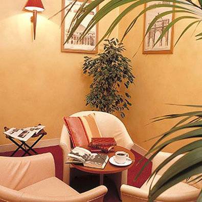 Western Quartier Latin Pantheon